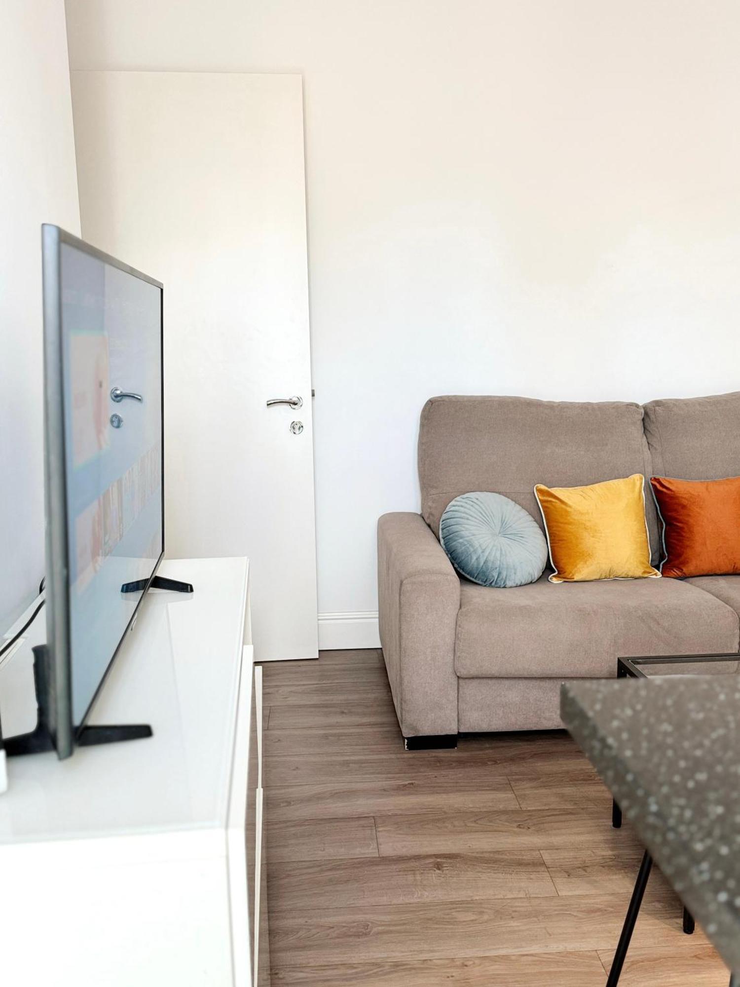 Modern City Centre Two Bedroom Windsor Apartment - Grand Central House Gibraltar Exterior photo