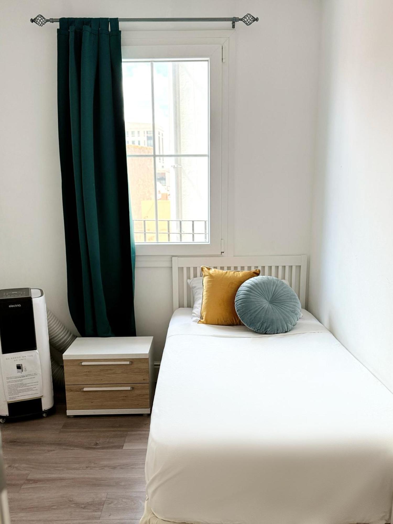 Modern City Centre Two Bedroom Windsor Apartment - Grand Central House Gibraltar Exterior photo