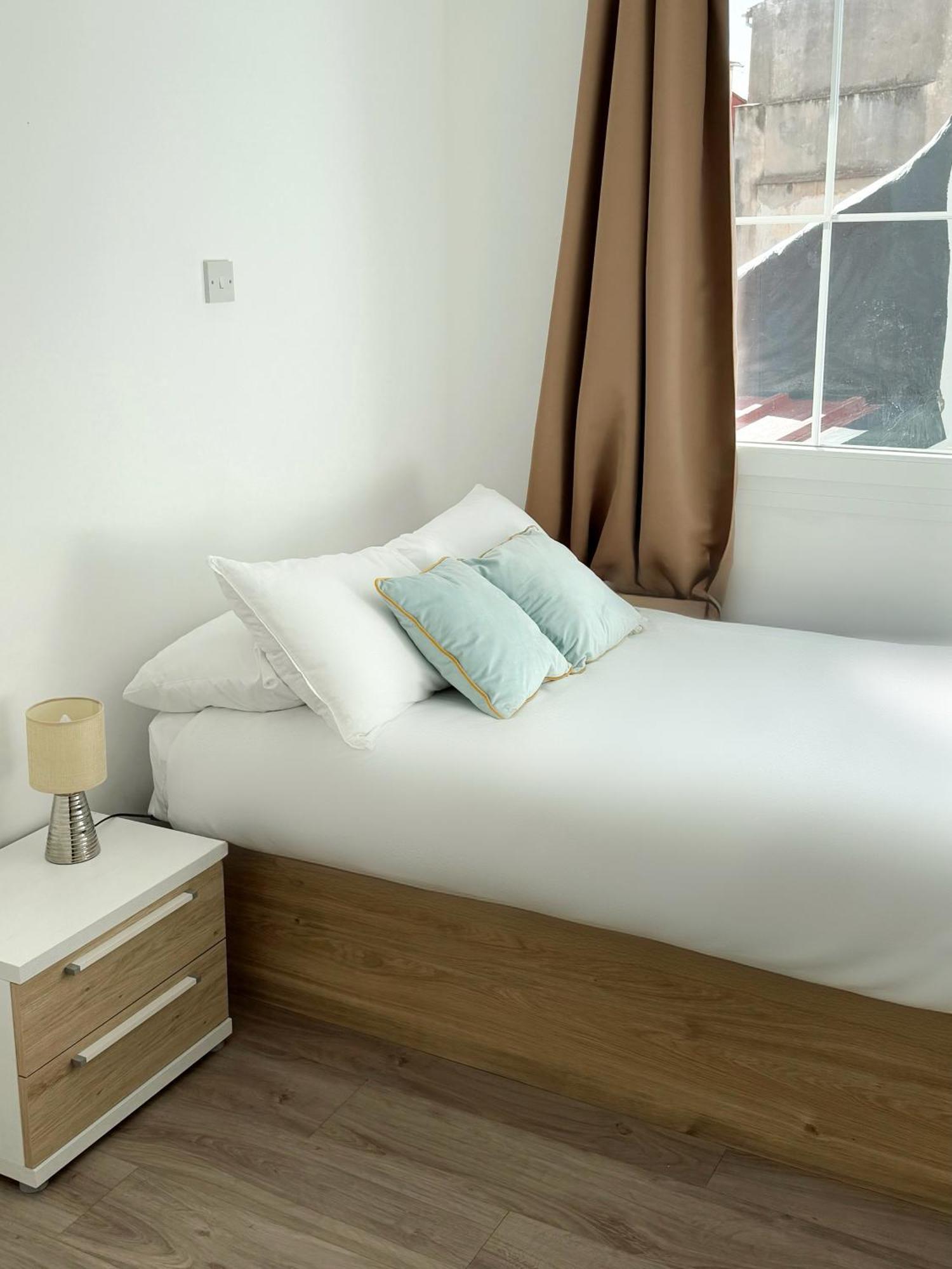 Modern City Centre Two Bedroom Windsor Apartment - Grand Central House Gibraltar Exterior photo