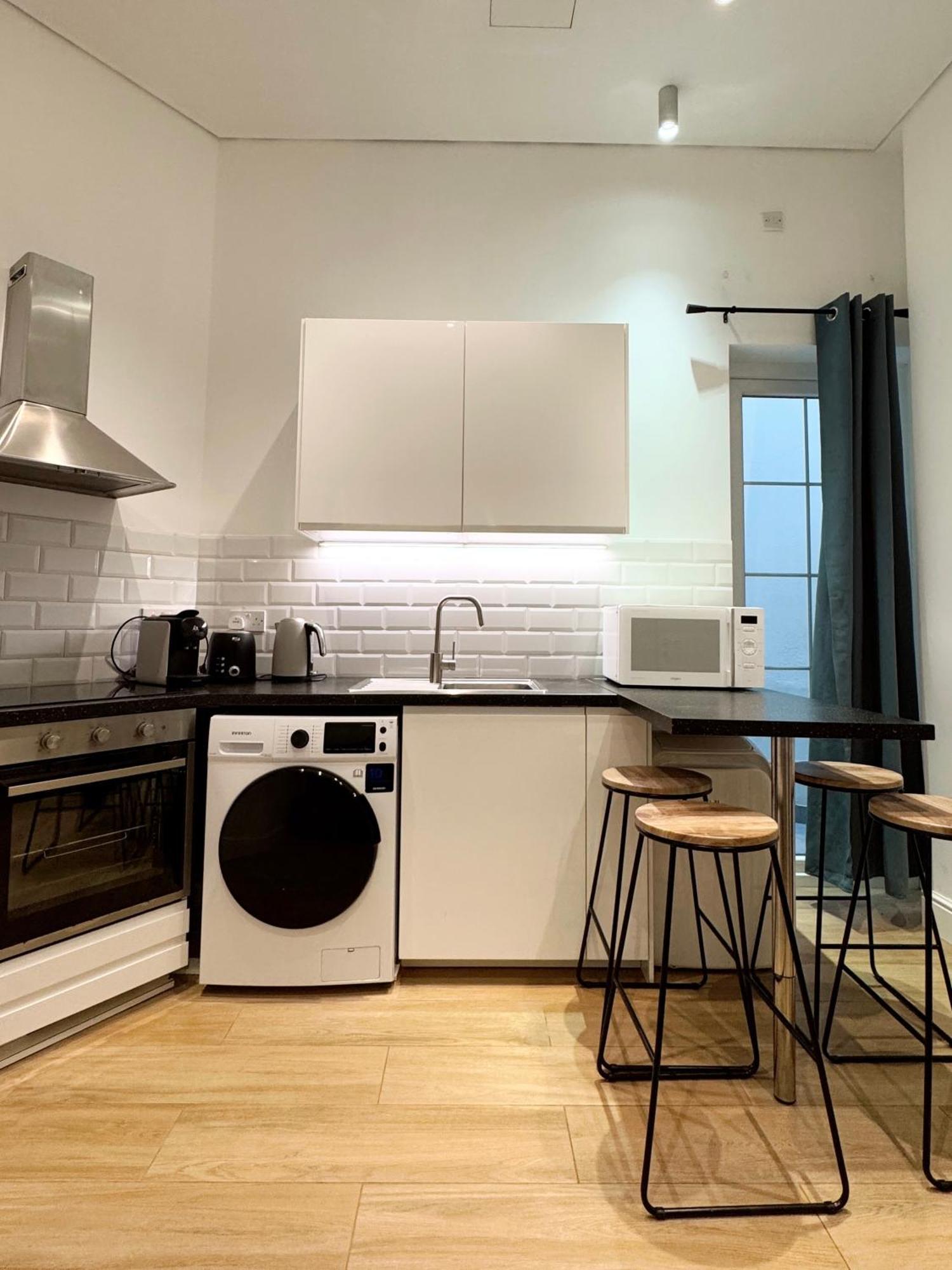 Modern City Centre Two Bedroom Windsor Apartment - Grand Central House Gibraltar Exterior photo